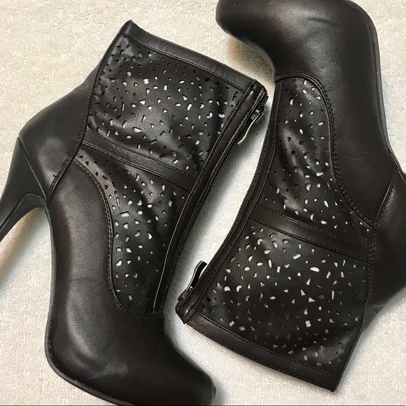 Vegan Cut Out Heeled Ankle Boots  5.5 Jelly Pop - Picture 2 of 5